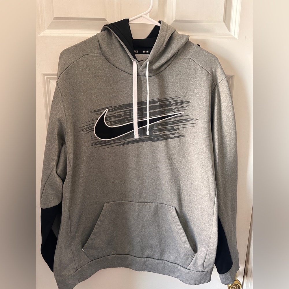Men’s Nike Therma-Fit hoodie